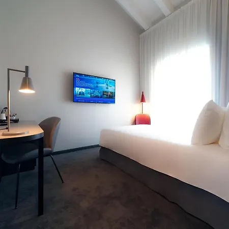 머큐어 센트로 팔라초 돌치